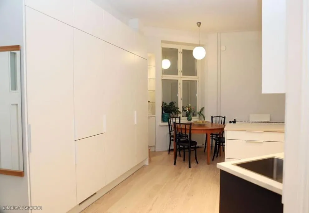 Image 1 of Corner apartment