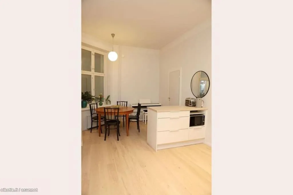 Image 6 of Corner apartment