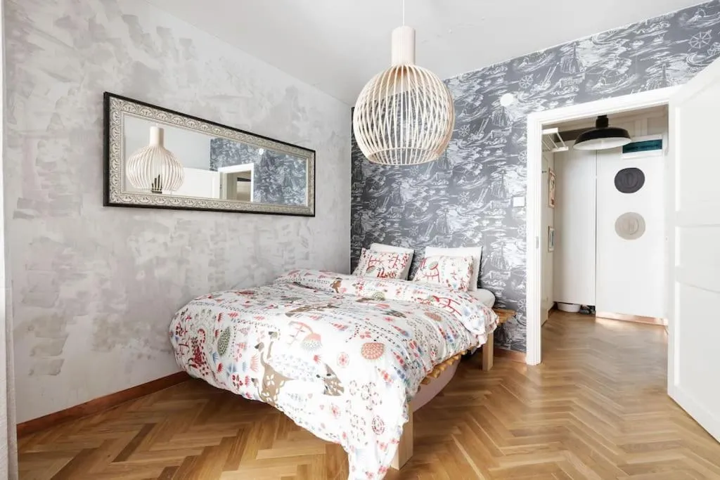 Image 5 of De Lux apartment! Great location! Bohemic getaway!