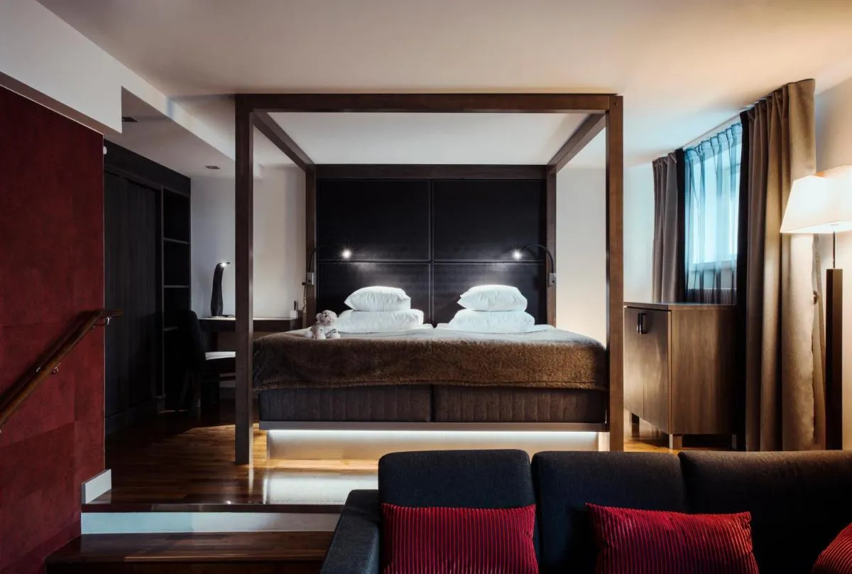 Image 1 of GLO Hotel Art