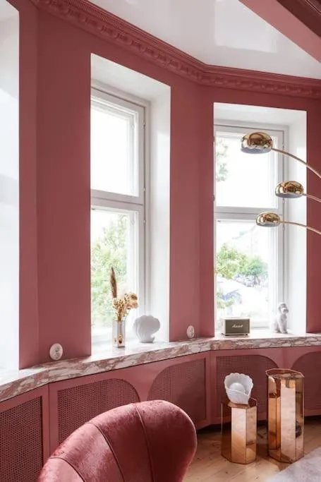 Image 6 of Luxury Pink Suite