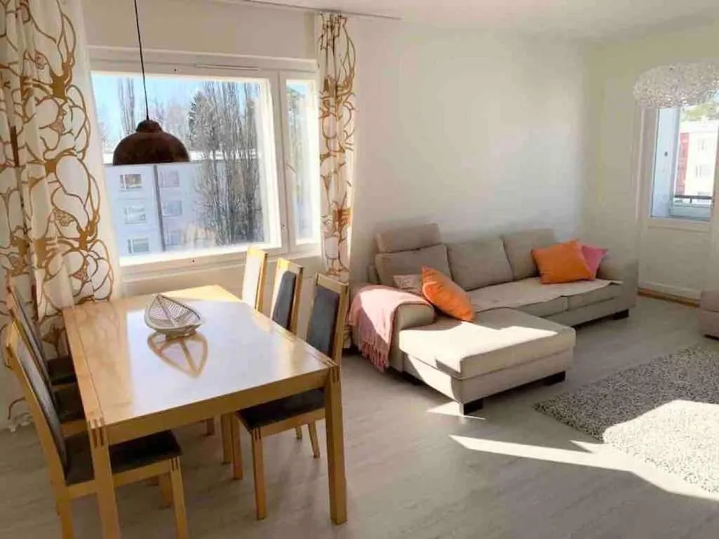 Image of MELLUNMAKI Renovated 3 bedroom apt next to metro