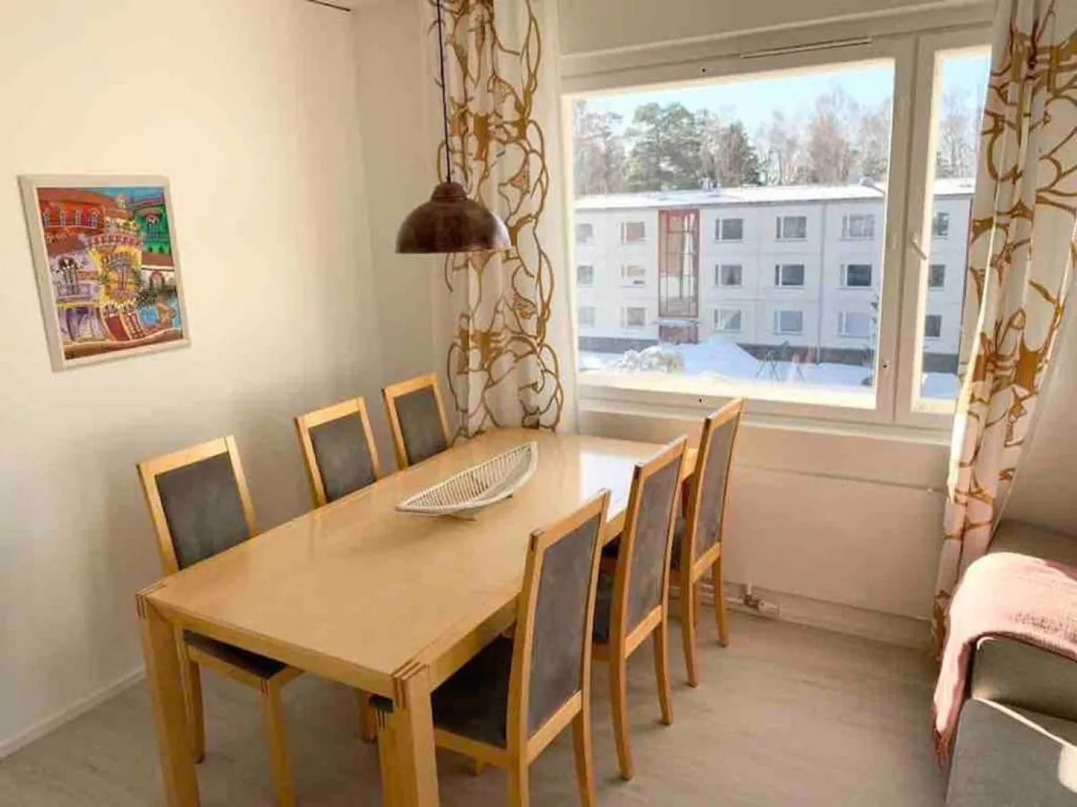 Image 2 of MELLUNMAKI Renovated 3 bedroom apt next to metro