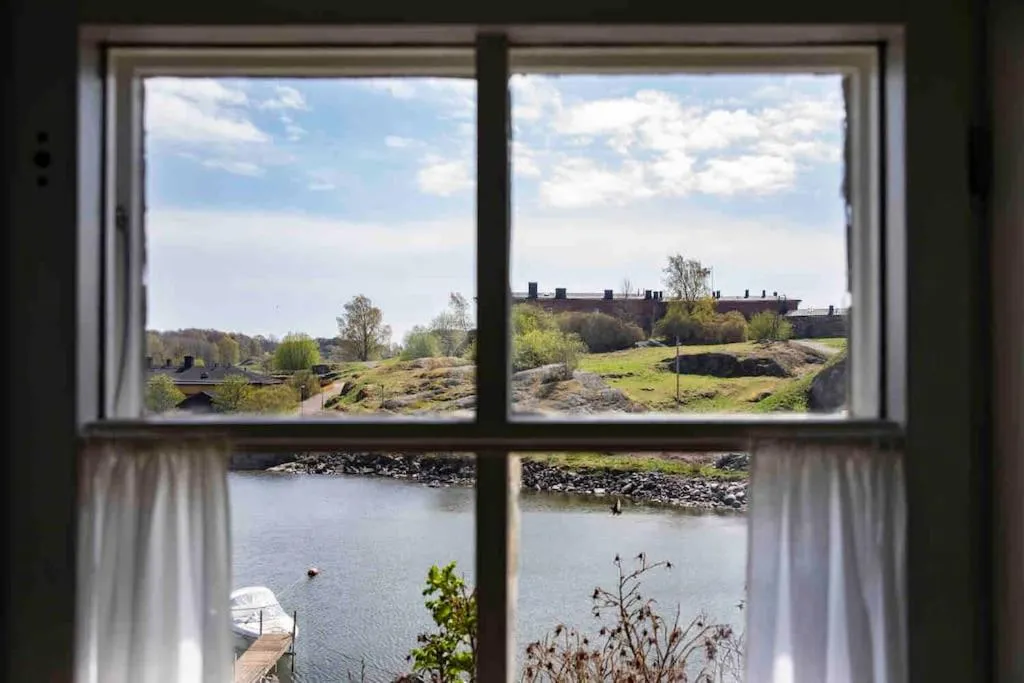 Image 5 of Seaside Cottage in Suomenlinna